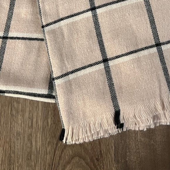 Gap Blush/Black/White Windowpane Plaid Scarf - Picture 2 of 3